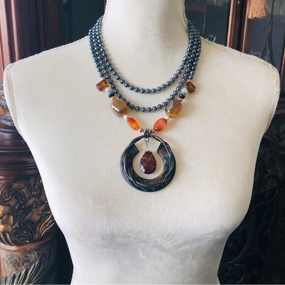 Handcrafted repurpose medieval look gem Czech glass Pearl toggle clasp necklace - Picture 5 of 9